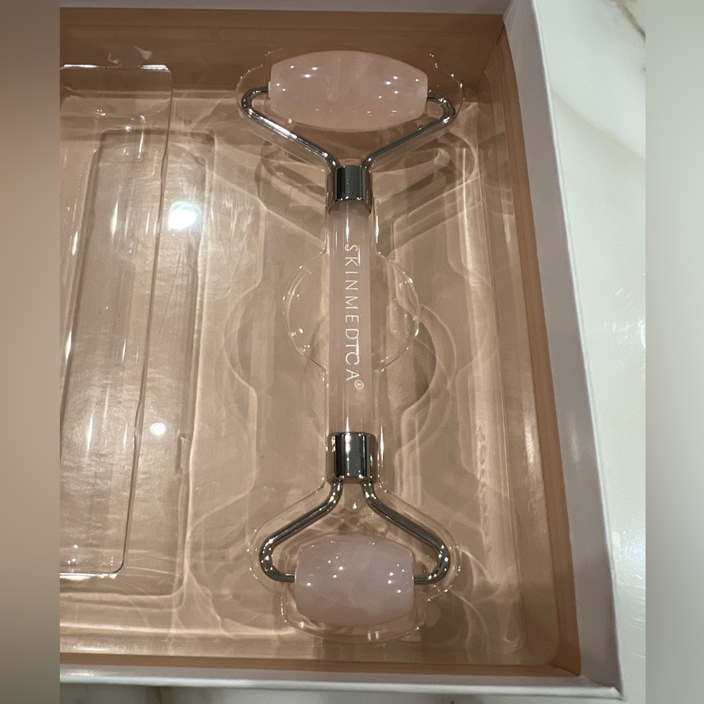 SkinMedica Pink Rose Quartz Jade Roller [NWT]